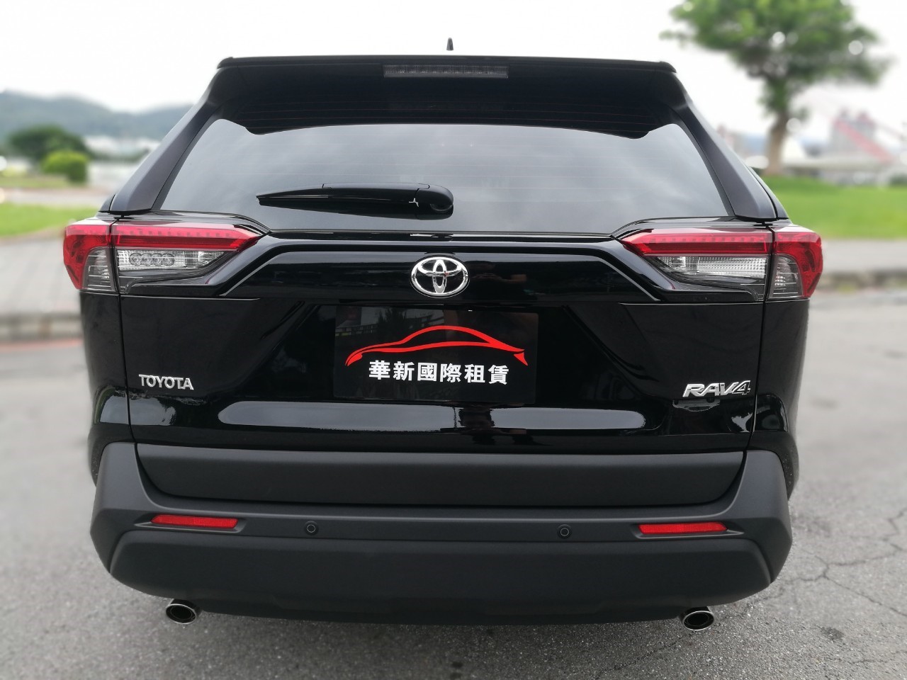 <p>TOYOTA </p>RAV4