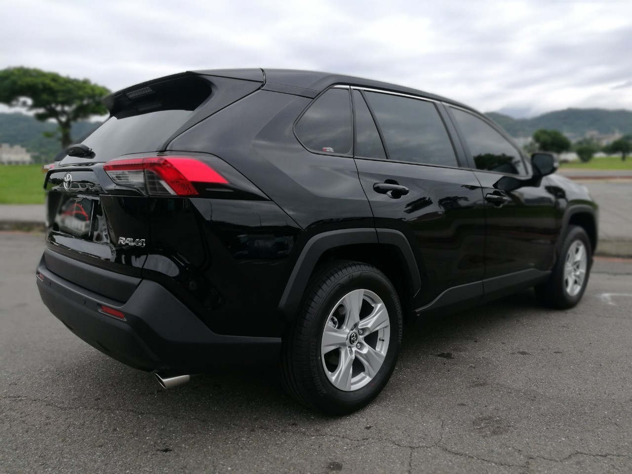 <p>TOYOTA </p>RAV4