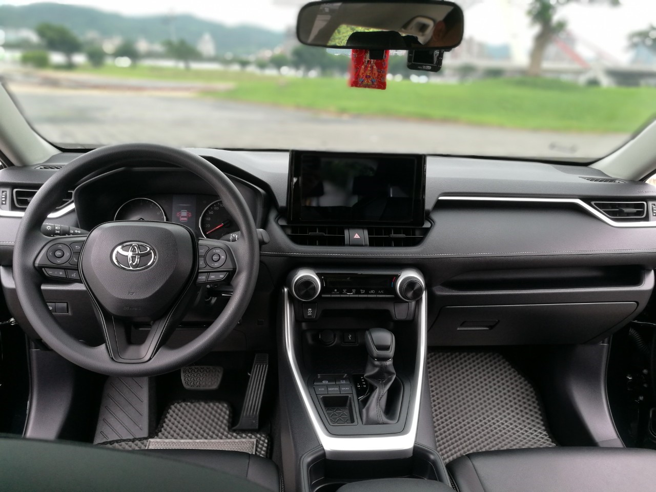 <p>TOYOTA </p>RAV4