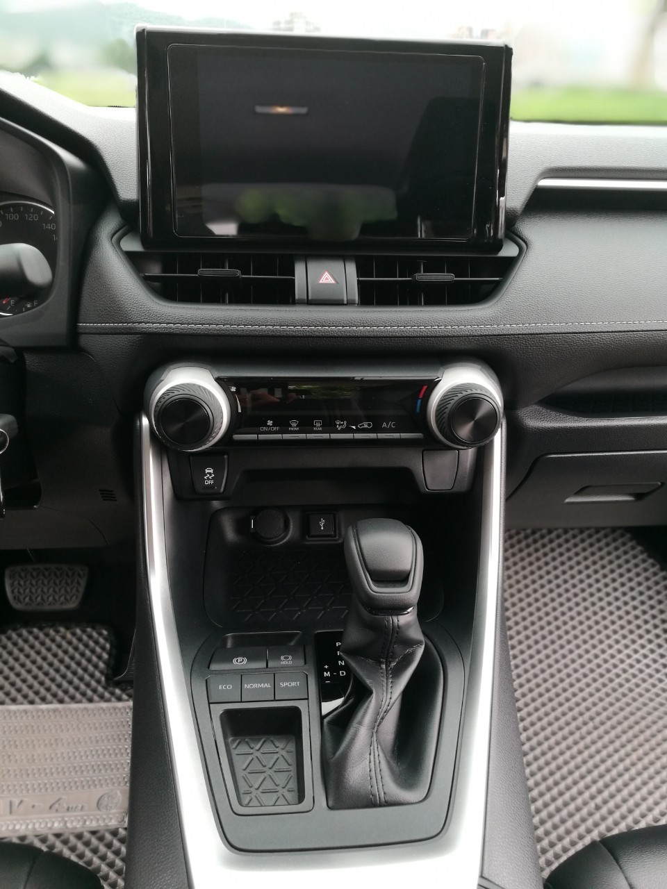 <p>TOYOTA </p>RAV4