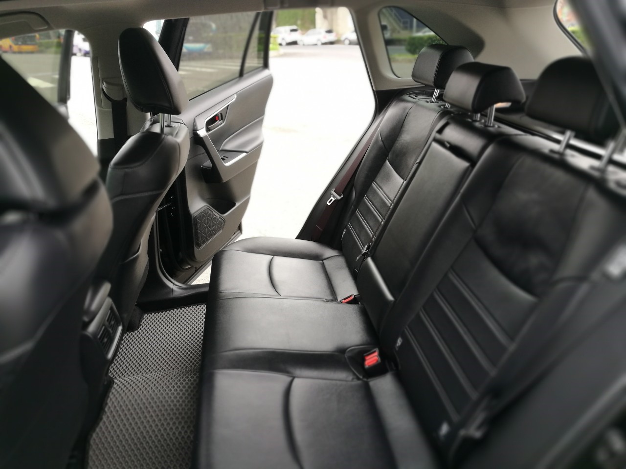 <p>TOYOTA </p>RAV4