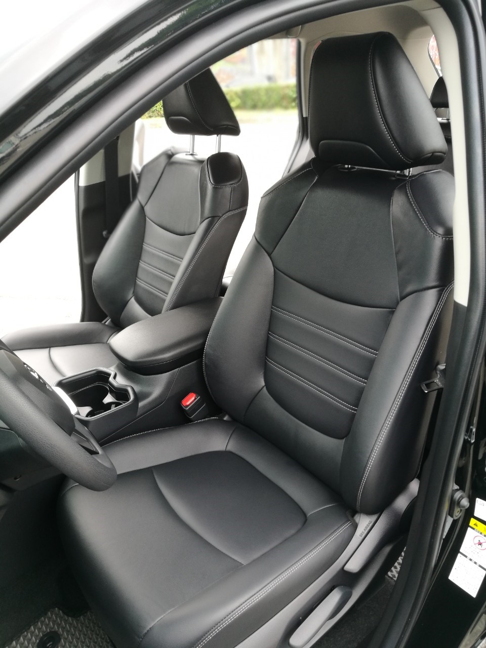 <p>TOYOTA </p>RAV4