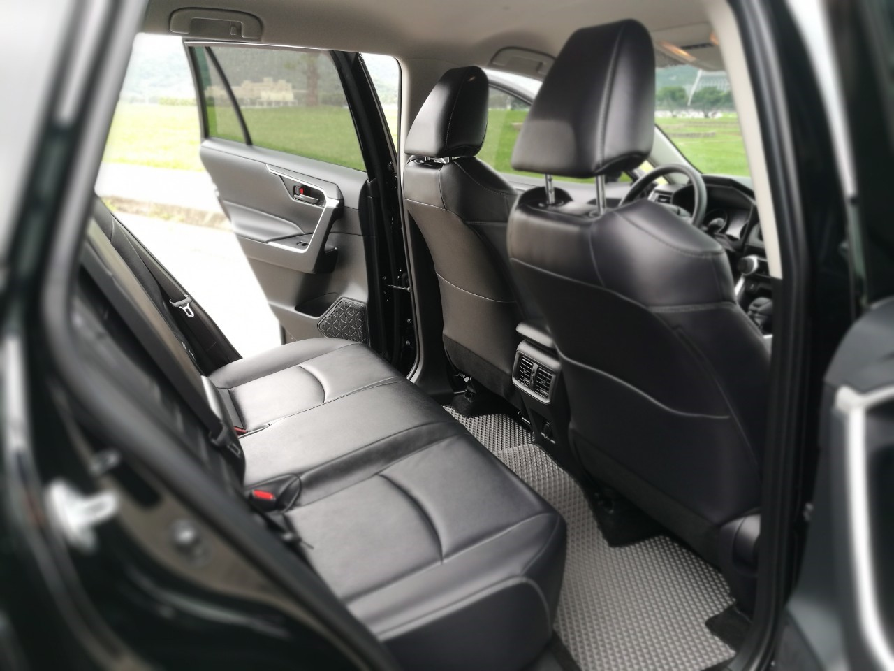 <p>TOYOTA </p>RAV4