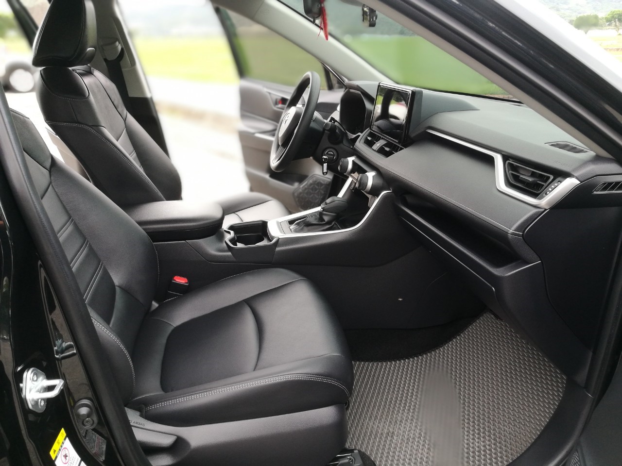 <p>TOYOTA </p>RAV4