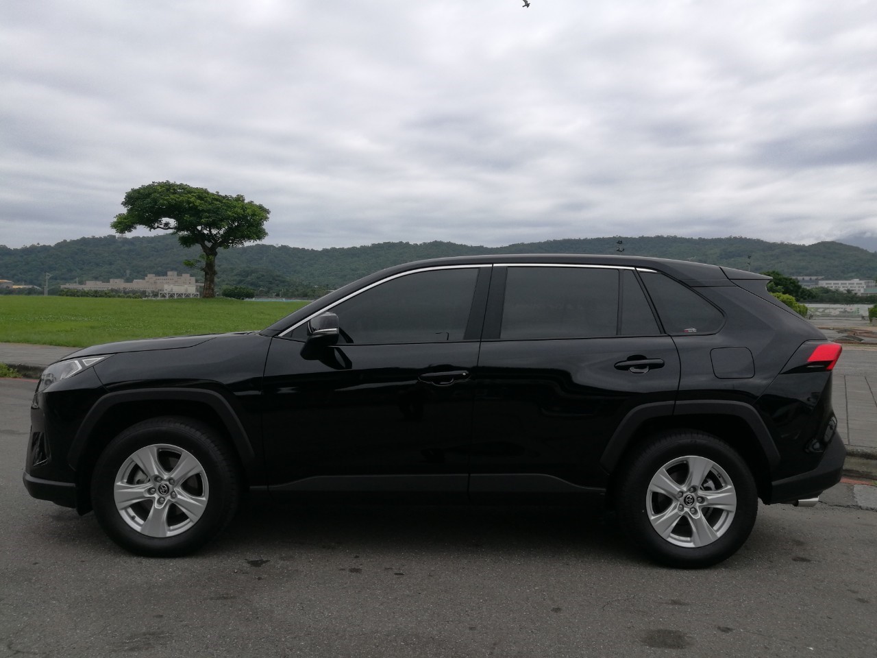 <p>TOYOTA </p>RAV4