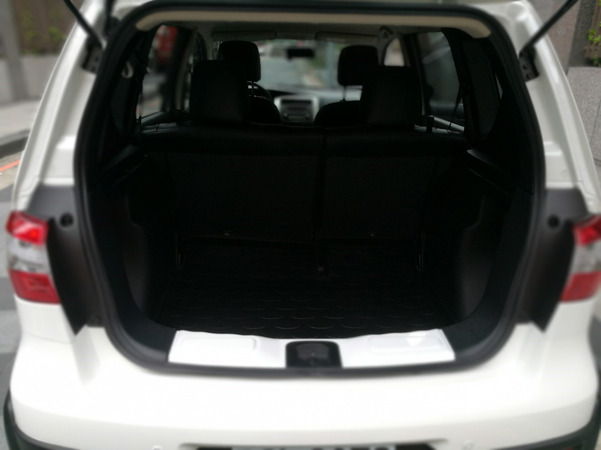 <p>NISSAN </p>LIVINA