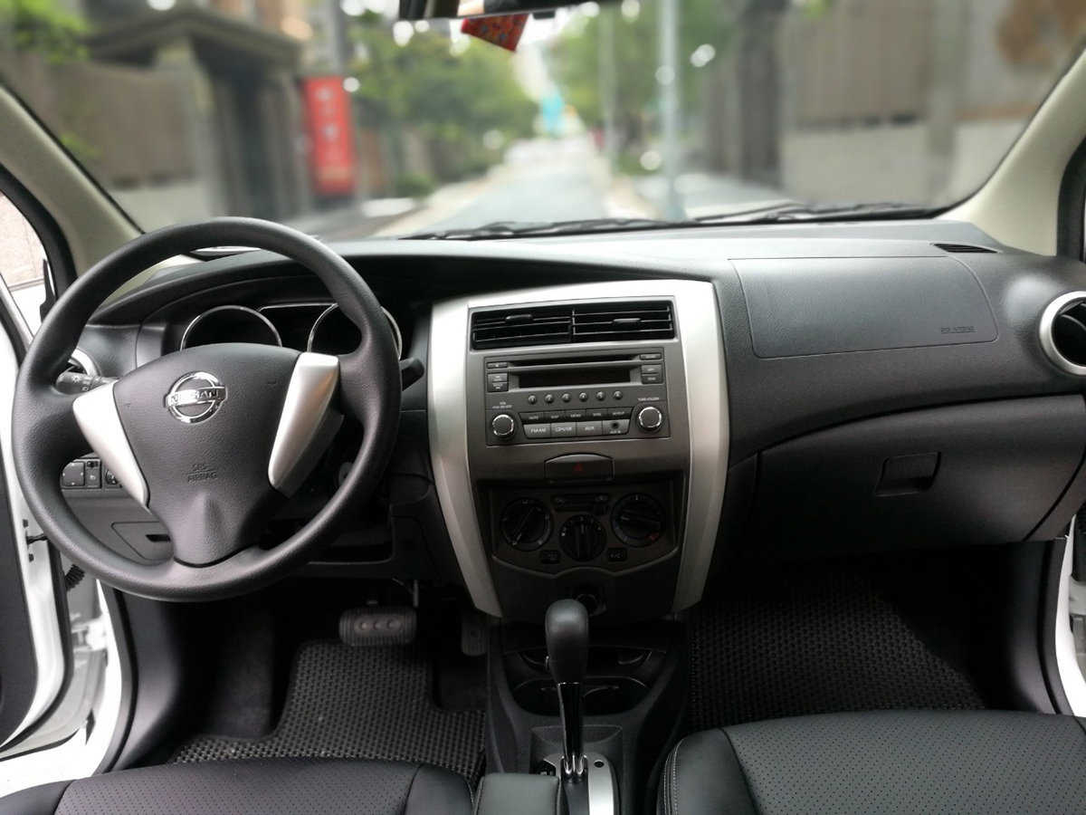 <p>NISSAN </p>LIVINA