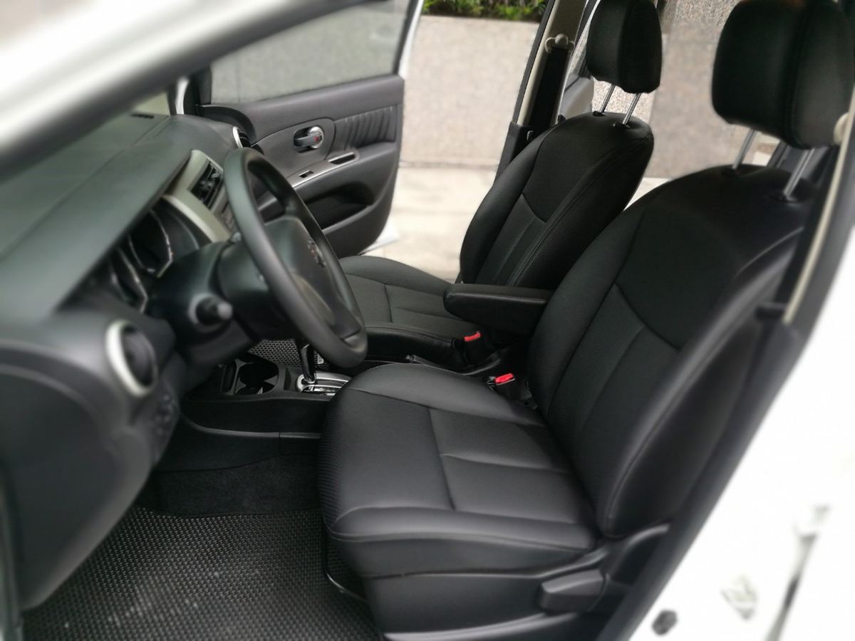 <p>NISSAN </p>LIVINA