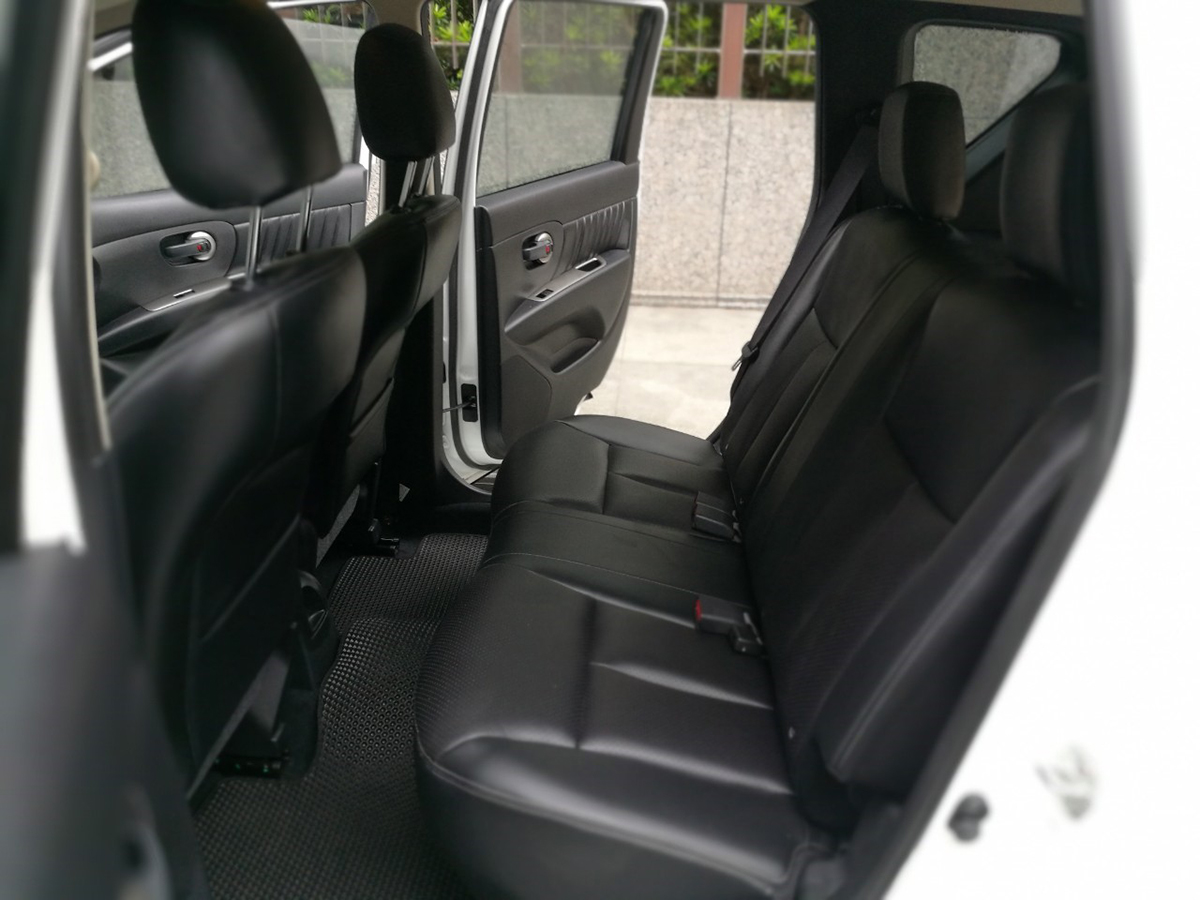 <p>NISSAN </p>LIVINA