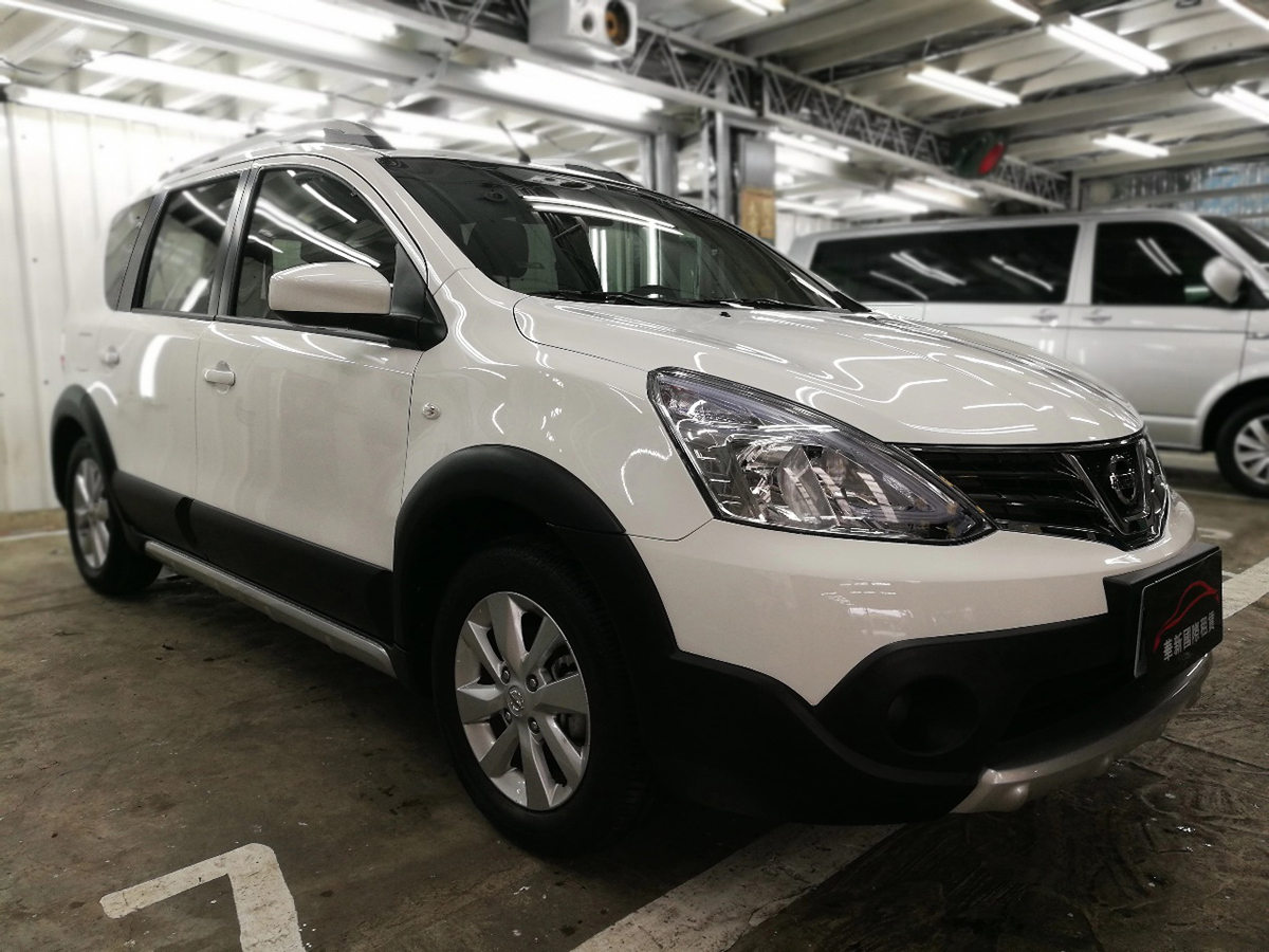 <p>NISSAN </p>LIVINA