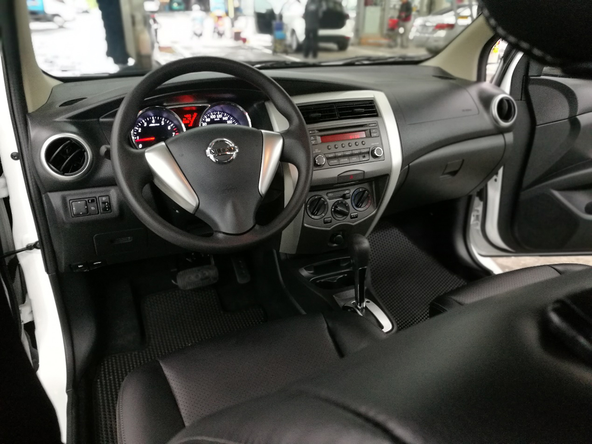 <p>NISSAN </p>LIVINA