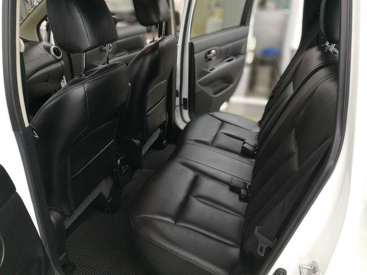 <p>NISSAN </p>LIVINA