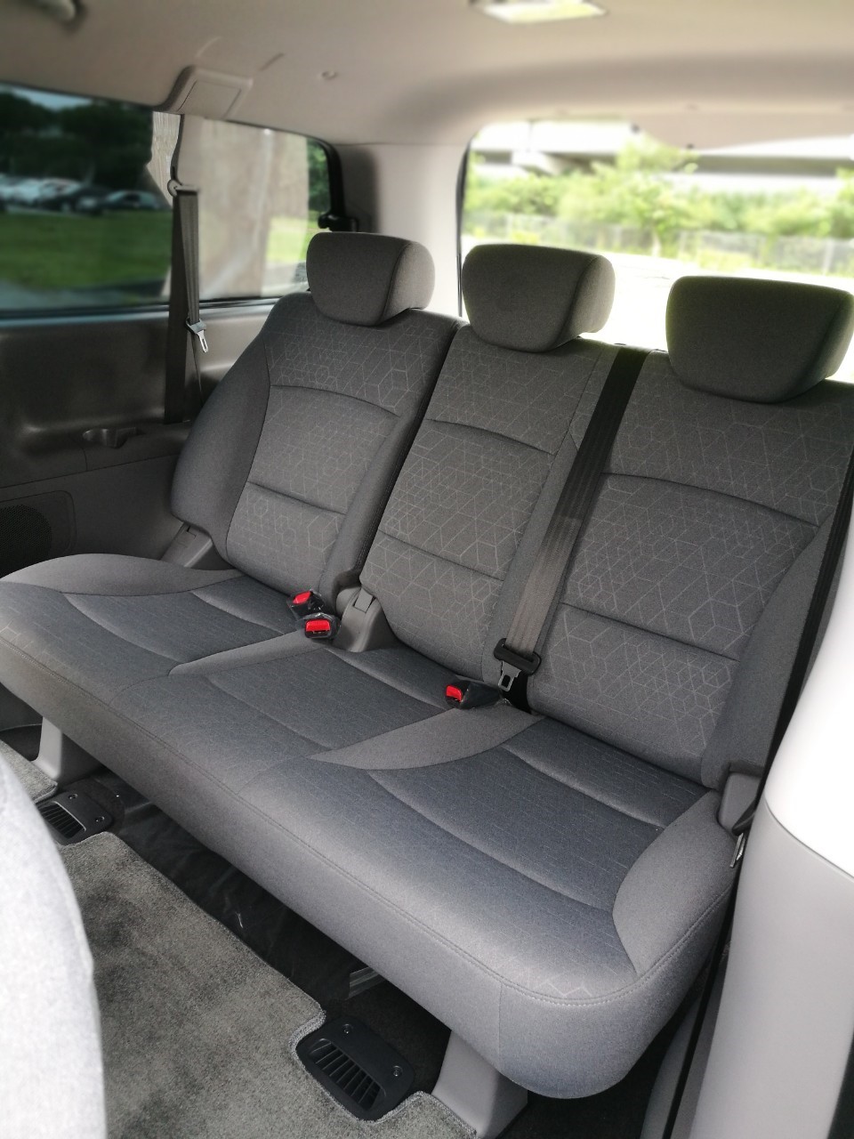 <p>HYUNDAI </p>GRAND STAREX